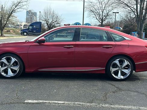 Used 2020 Honda Accord Touring image 3
