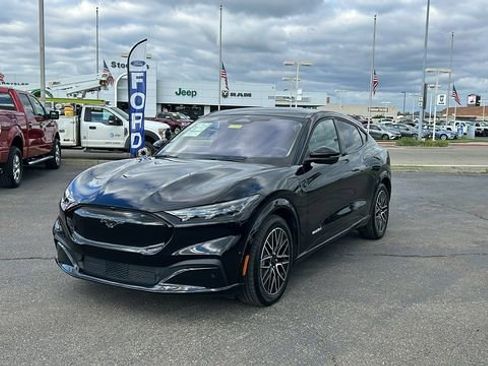 Certified 2024 Ford Mustang Mach-E Premium image 8