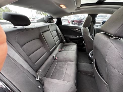 Used 2021 Chevrolet Malibu LT image 32