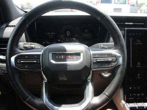 Used 2025 GMC Terrain Elevation w/ Elevation Premium Package AWD/4WD image 39