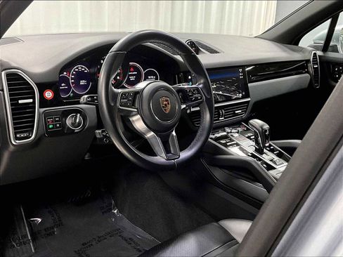 Used 2023 Porsche Cayenne image 7
