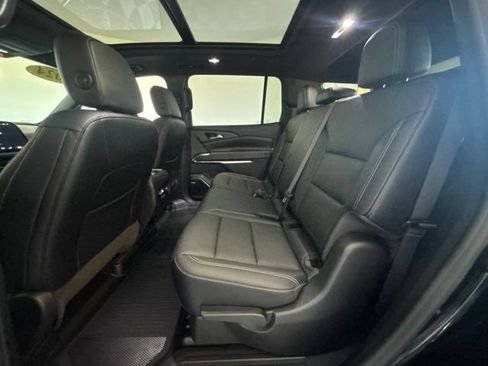 Used 2024 Chevrolet Traverse LT w/ Enhanced Driving Package AWD/4WD image 19
