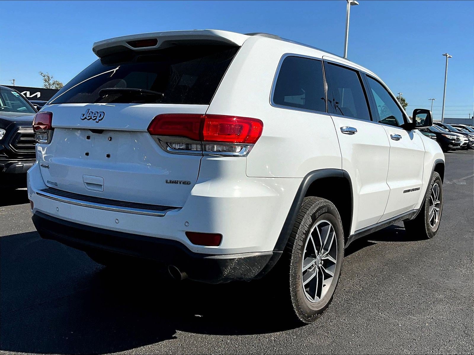 Used 2018 Jeep Grand Cherokee Limited AWD/4WD image 6