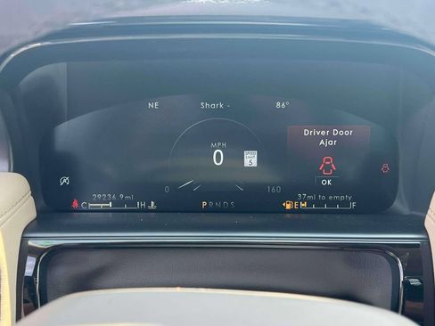 Used 2022 Lincoln Nautilus AWD w/ Premium Package image 28