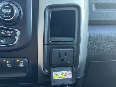 Used 2015 RAM 1500 Lone Star image 9