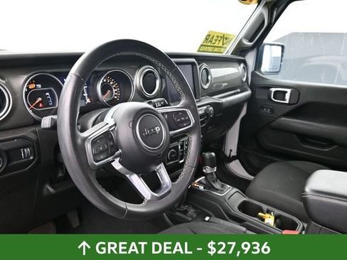 Used 2023 Jeep Wrangler Unlimited Sahara AWD/4WD image 20