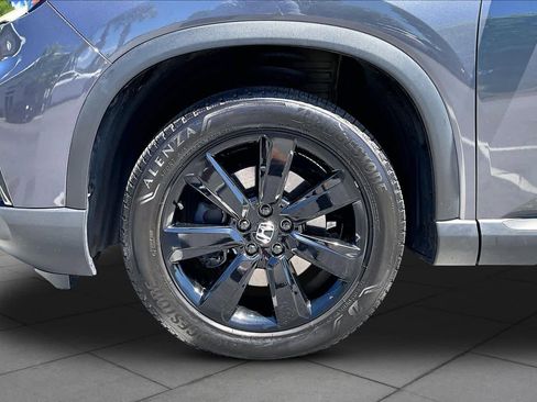 Used 2025 Honda Pilot Black Edition image 11