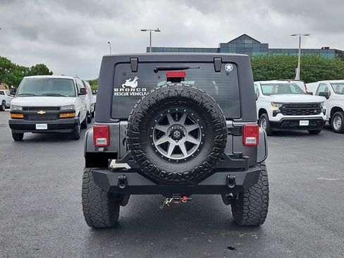 Used 2018 Jeep Wrangler Rubicon w/ Power Convenience Group AWD/4WD image 5