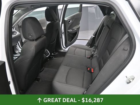 Used 2023 Chevrolet Malibu LT image 28