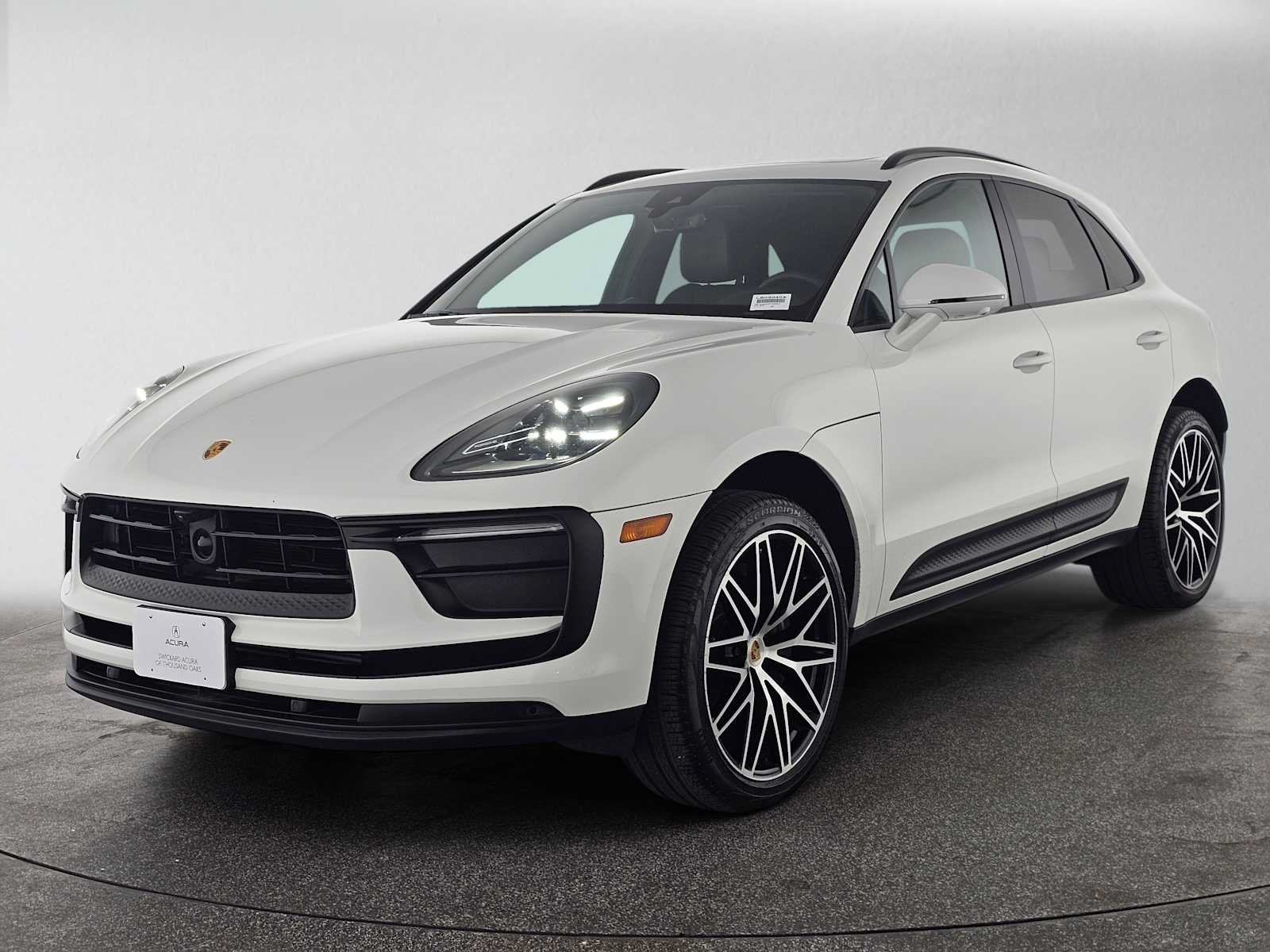 Used 2026 Porsche Macan AWD/4WD image 7
