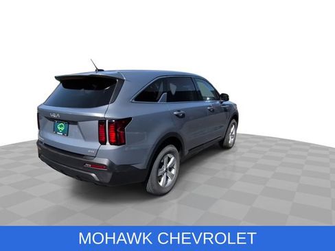 Used 2023 Kia Sorento LX AWD/4WD image 8