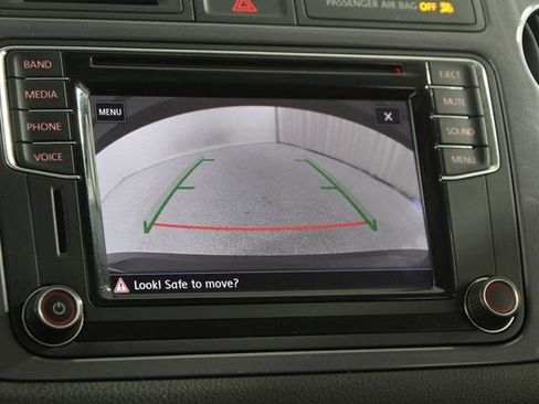 Used 2017 Volkswagen Tiguan S image 12