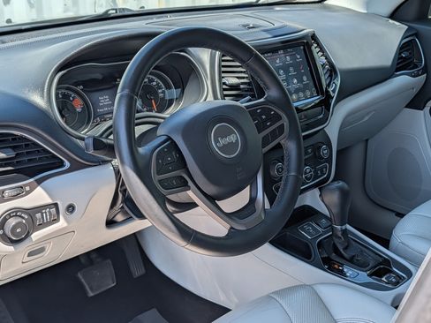Used 2019 Jeep Cherokee Limited w/ Luxury Group image 21