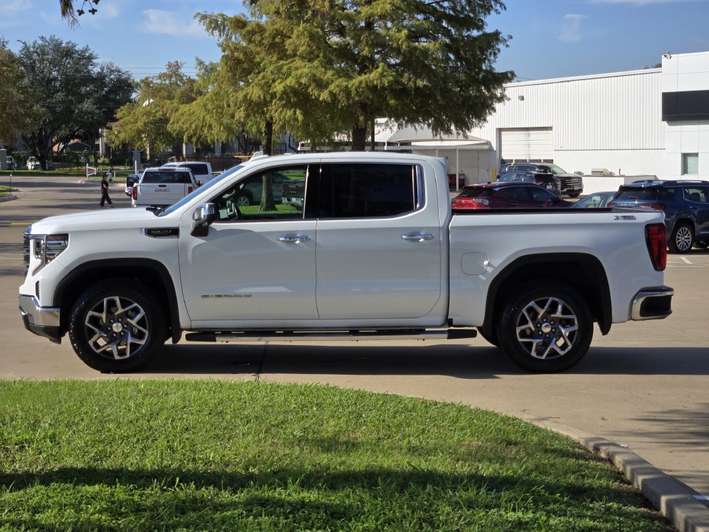 Used 2023 GMC Sierra 1500 SLT w/ SLT Premium Package AWD/4WD image 8