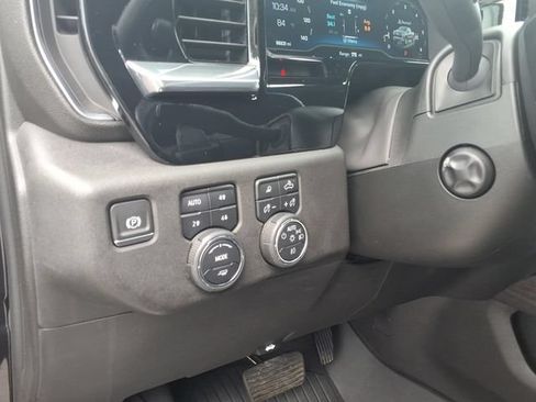 Used 2023 Chevrolet Silverado 1500 LTZ AWD/4WD image 16