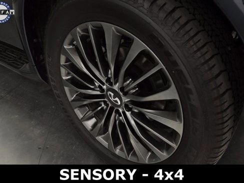 Used 2023 INFINITI QX80 Sensory image 9