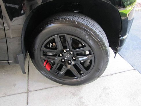 Used 2021 Chevrolet Silverado 1500 RST w/ Redline Edition AWD/4WD image 23