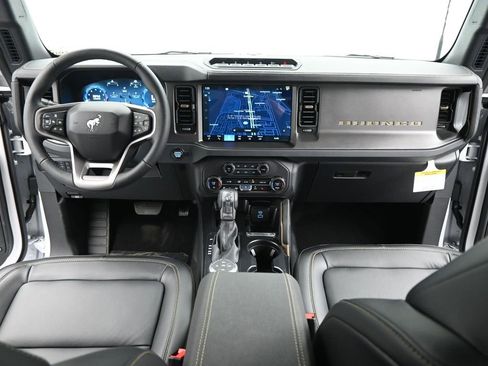 New 2025 Ford Bronco Badlands image 22