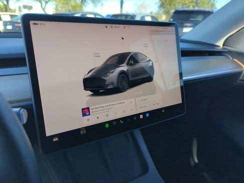 Used 2022 Tesla Model Y Performance image 24