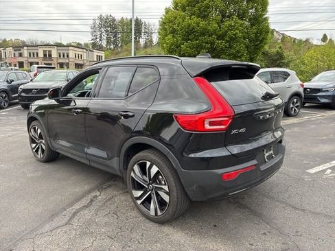 Used 2023 Volvo XC40 B5 Plus w/ Climate Package AWD/4WD image 8