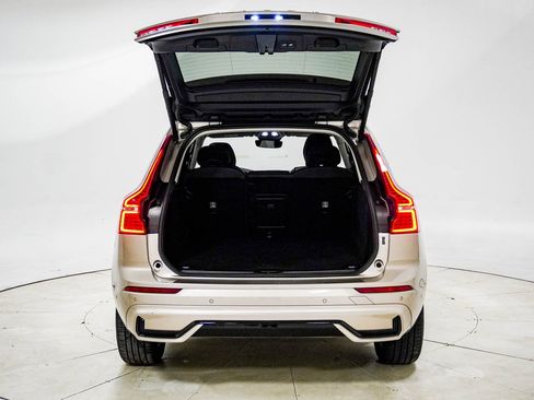 Used 2025 Volvo XC60 B5 Plus image 7