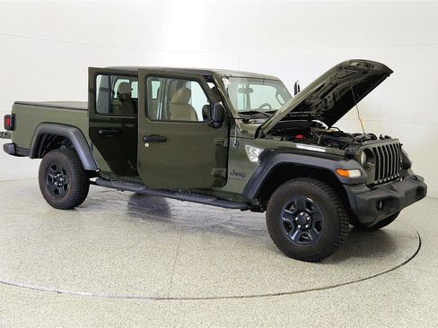 Used 2022 Jeep Gladiator Sport w/ Trailer Tow Package AWD/4WD image 9
