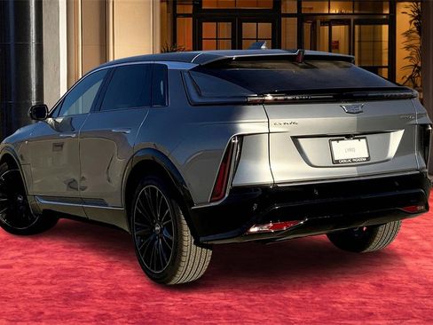 New 2025 Cadillac Lyriq Luxury image 4