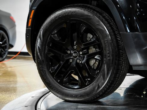 Used 2023 Land Rover Defender 110 SE image 60