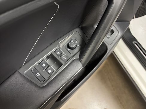 Certified 2024 Volkswagen Tiguan SE R-Line AWD/4WD image 27