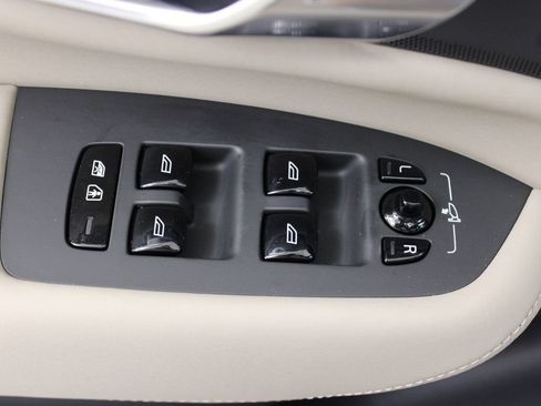 New 2026 Volvo XC90 B6 Plus w/ Protection Package Premier AWD/4WD image 18