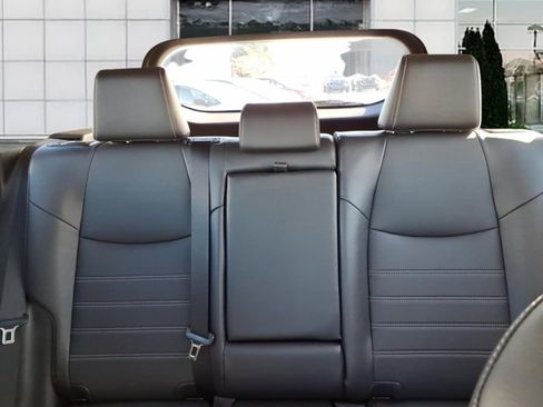 Used 2023 Toyota RAV4 XLE Premium image 18