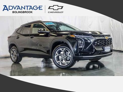 Used 2025 Chevrolet Trax LT w/ Driver Confidence Package FWD image 1