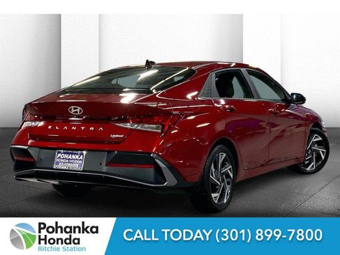 Used 2024 Hyundai Elantra Limited image 13