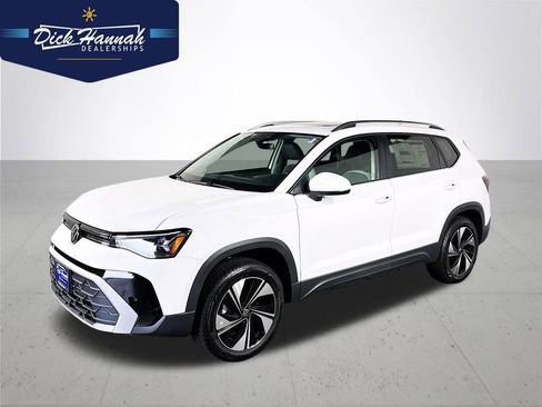 New 2025 Volkswagen Taos SE image 1