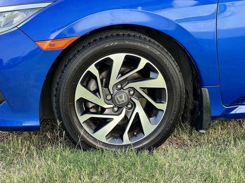 Used 2018 Honda Civic EX image 16