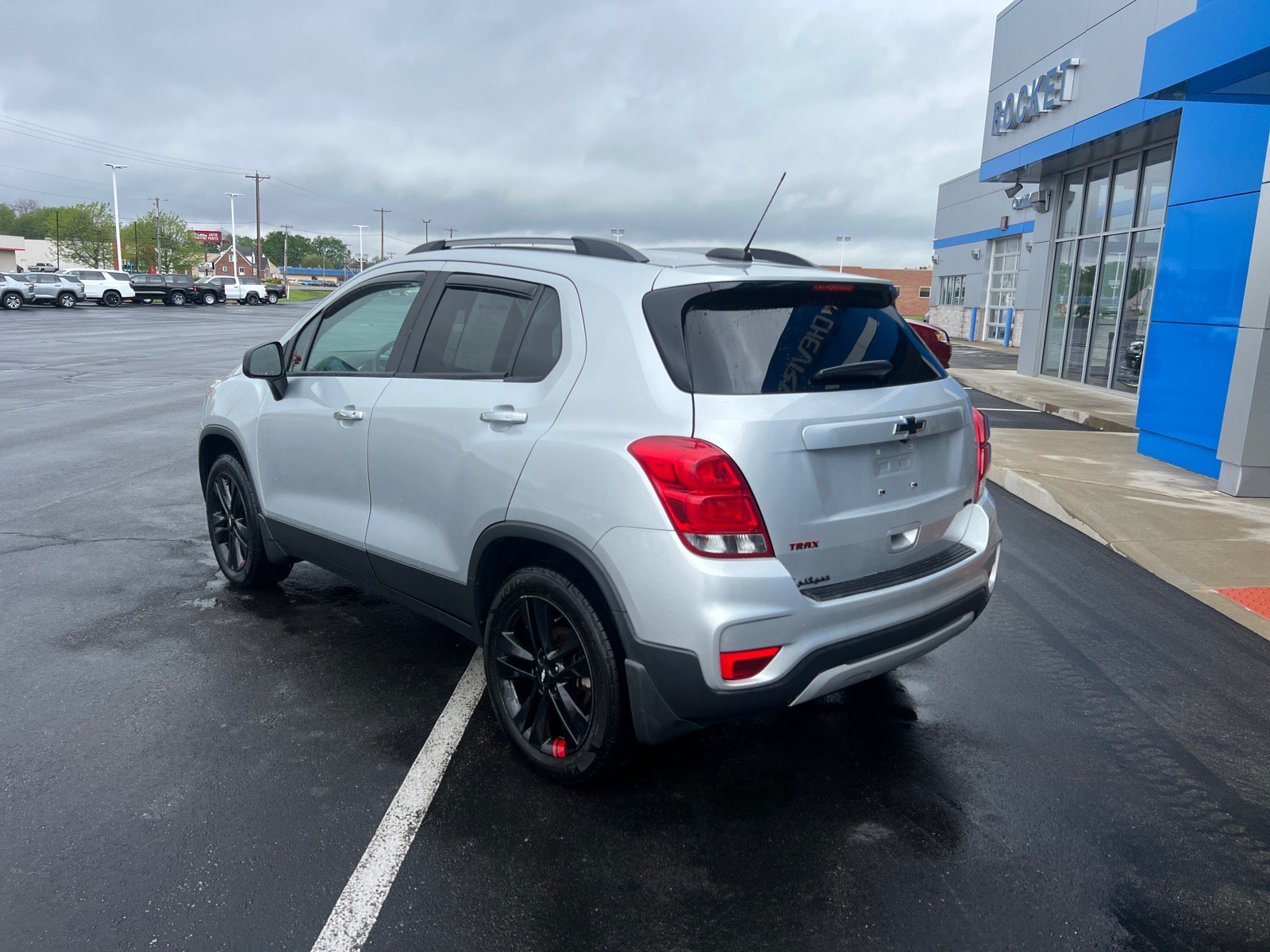 Used 2018 Chevrolet Trax LT w/ Redline Edition AWD/4WD image 3