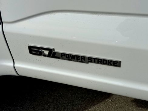 Used 2023 Ford F250 XL w/ FX4 Off-Road Package AWD/4WD image 3