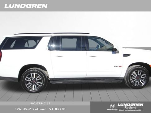 Used 2023 GMC Yukon XL AT4 AWD/4WD image 11