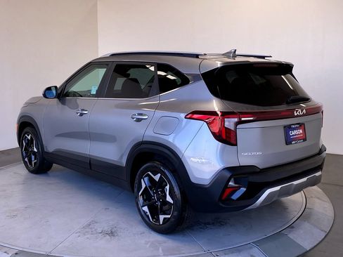 Used 2025 Kia Seltos EX w/ EX Sunroof Package FWD image 3