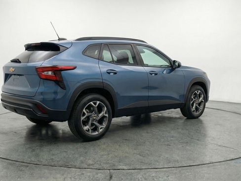 Used 2025 Chevrolet Trax LT image 9