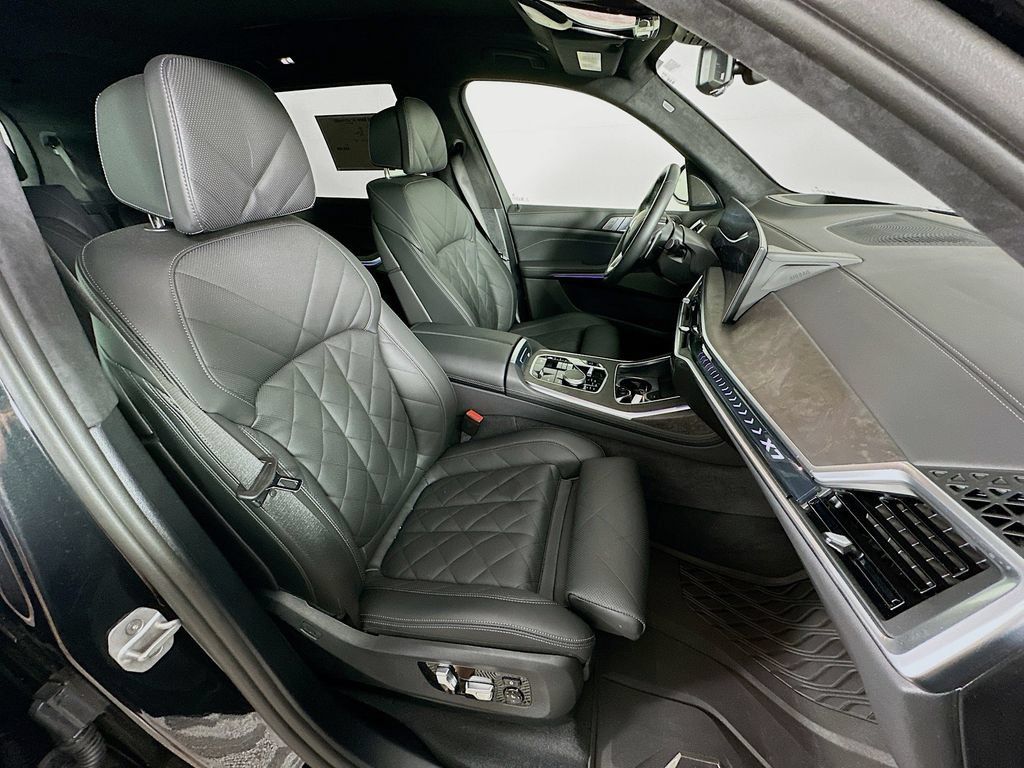 Used 2026 BMW X7 xDrive40i AWD/4WD image 38