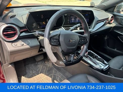 Used 2024 Chevrolet Trax RS w/ Sunroof Package FWD image 7