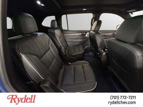 Used 2026 Buick Enclave Avenir w/ Super Cruise Package image 17