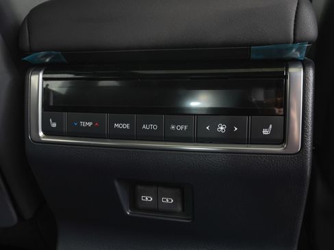 Used 2026 Lexus GX 550 w/ Accessory Package (2T) AWD/4WD image 11