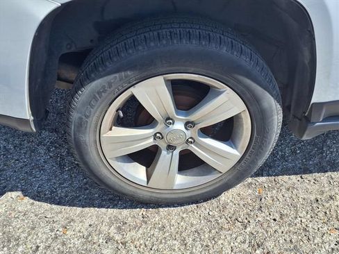 Used 2017 Jeep Compass Latitude FWD image 7