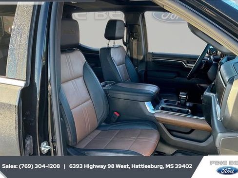 Used 2023 Chevrolet Silverado 1500 High Country w/ High Country Premium Package image 6