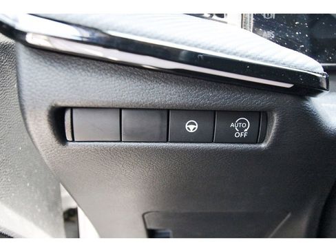 Used 2025 Nissan Kicks SR FWD image 17