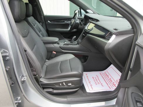 Used 2023 Cadillac XT6 Premium Luxury AWD/4WD image 16