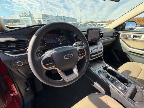 Used 2020 Ford Explorer XLT w/ Equipment Group 202A image 10