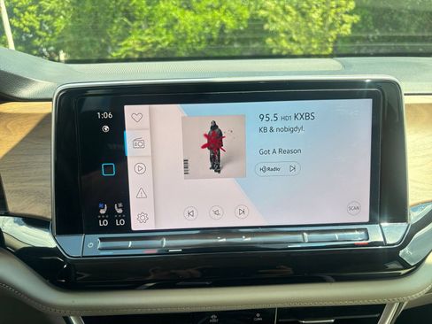 Used 2026 Volkswagen Atlas SE AWD/4WD image 16